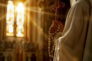 ai généré une homme détient une traverser dans le sien mains et prie intensément dans une Christian église, ai génération photo