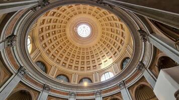 le dôme de le panthéon dans Rome est une remarquable architectural exploit, connu pour ses parfait proportions et innovant construction techniques. photo