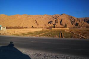 volcanique montagnes formation dans le baloutchistan sur 2023-08-12 photo