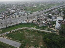 aérien vue de dha phase-6, principale carré, une petit ville sur 2023-07-18 dans lahore Pakistan. photo