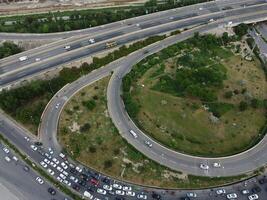 aérien vue de dha phase-6, principale carré, une petit ville sur 2023-07-18 dans lahore Pakistan. photo