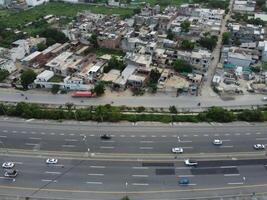 aérien vue de dha phase-6, principale carré, une petit ville sur 2023-07-18 dans lahore Pakistan. photo