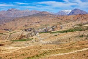 kibber village dans l'Himalaya, himachap pradesh, Inde photo