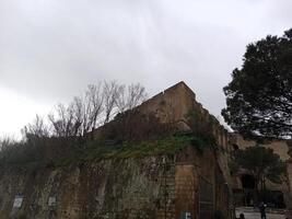 panorama de Naples de castel Saint-Elme des offres une Stupéfiant vue de le de la ville vibrant des rues, historique Repères, et le fascinant beauté de le baie de Naples photo