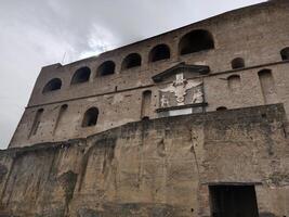 panorama de Naples de castel Saint-Elme des offres une Stupéfiant vue de le de la ville vibrant des rues, historique Repères, et le fascinant beauté de le baie de Naples photo