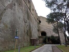 panorama de Naples de castel Saint-Elme des offres une Stupéfiant vue de le de la ville vibrant des rues, historique Repères, et le fascinant beauté de le baie de Naples photo