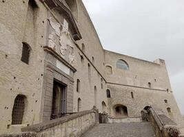 panorama de Naples de castel Saint-Elme des offres une Stupéfiant vue de le de la ville vibrant des rues, historique Repères, et le fascinant beauté de le baie de Naples photo