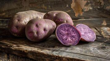 ai généré vitelotte, brut pomme de terre. photo