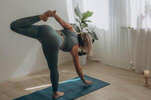 une 50 ans femme Est-ce que yoga à Accueil photo