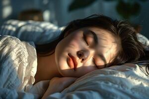 ai généré magnifique Jeune femme dans pyjamas en train de dormir dans lit à de bonne heure Matin photo