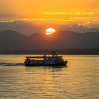 ai généré bateau glisse en dessous de couchers de soleil d'or lueur sur Lac Baïkal pour social médias Publier Taille photo