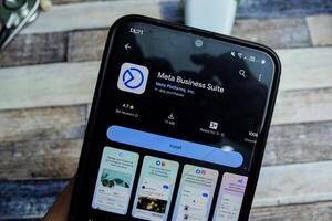 méta affaires suite application sur téléphone intelligent filtrer. méta est une logiciel gratuit la toile navigateur développé par méta plateforme, inc. bekasi, Indonésie, Mars 27, 2024 photo