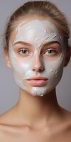 ai généré une magnifique Jeune fille s'applique vert cosmétique visage masque. génératif ai photo