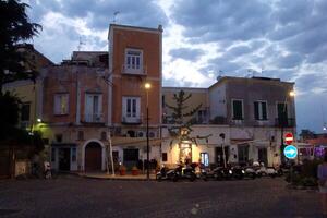 Procida, autour le île pendant le été photo