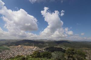 paysage dans les montagnes du nord d'israël. photo
