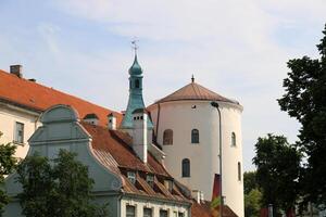 25 07 2023 riga Lettonie. Riga, le Capitale de Lettonie, est situé sur le banques de le Daugava rivière à ses confluence avec le golfe de Riga. photo