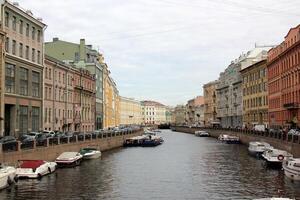 12 05 2023 st. Pétersbourg Russie. st. Pétersbourg est situé dans le Nord Ouest de le pays sur le côte de le golfe de Finlande à le bouche de le neva rivière. photo