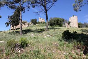 02 12 2024 haifa Israël. Yehiam est le ruines de une croisé et époque ottomane forteresse dans occidental Galilée, Israël. photo