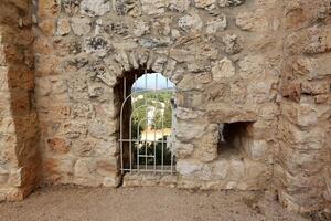 02 12 2024 haifa Israël. Yehiam est le ruines de une croisé et époque ottomane forteresse dans occidental Galilée, Israël. photo