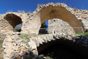 02 12 2024 haifa Israël. Yehiam est le ruines de une croisé et époque ottomane forteresse dans occidental Galilée, Israël. photo