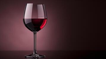 le dynamique élégance de une du vin verre, capturer le réciproque de lumière et liquide photo