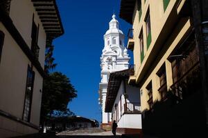 magnifique ensoleillé journée à le patrimoine ville de salamine situé à le caldas département dans Colombie. photo