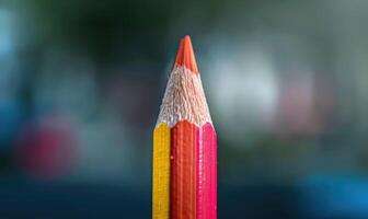 fermer de une ensemble de coloré des crayons photo