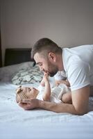 père pièces avec le sien fille photo