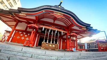 Shinjuku, Tokyo, Japon. hanazono tombeau, une tombeau permanent dans le milieu de le ville. il existait dans 1590, le année tokugawa Ieyasu entré tokyo photo