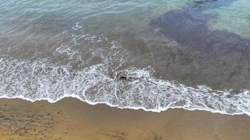 fond avec des vagues dans la plage de canteras photo