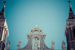 Père Noël maria la réel de la almudena cathédrale , Madrid photo