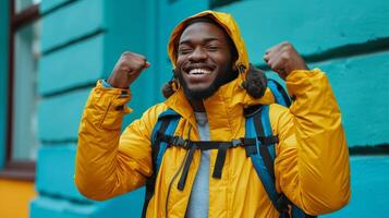 homme avec dreadlocks et Jaune veste photo