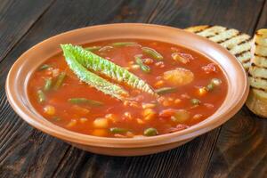 portion de soupe de légumes avec pâtes soupe photo