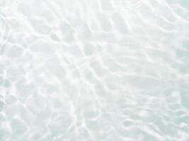 ondulation brouiller l'eau texture avec ombres sur blanc photo