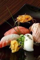 sashimis, classique doigt nourriture de Japonais cuisine photo