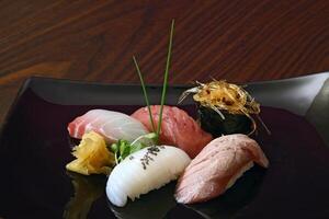 sashimis, classique doigt nourriture de Japonais cuisine photo