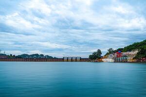 nam ngomme barrage, Laos. électricité génération source. photo