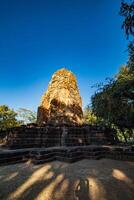 paysage historique parc. le ancien temple cette présente humains est situé dans la Thaïlande historique ville. monde patrimoine. photo