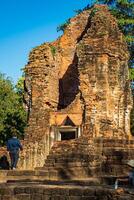 paysage historique parc. le ancien temple cette présente humains est situé dans la Thaïlande historique ville. monde patrimoine. photo