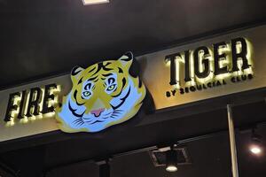 Bangkok, Thaïlande avril 06, 2024 Feu tigre signe. il est une célèbre bulle thé magasins dans Thaïlande. photo