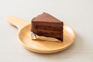 gâteau au chocolat avec couche de chocolat moelleux photo