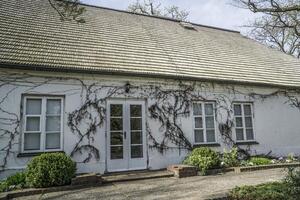 Zelazowa wola, Pologne - avril 7ème, 2024 - manoir maison - plaque de naissance photo