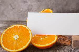 généré imageblanche papier maquette animé par le piquant aura de Frais des oranges, artisanat une visuel symphonie de culinaire opulence et sain conception photo