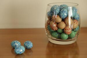 verre avec Chocolat Pâques des œufs photo