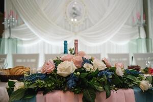 mariage table réglage dans rustique style. photo