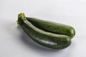 brut Jeune petit vert Zucchini photo