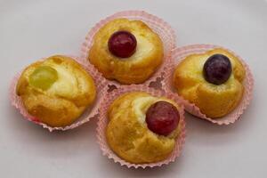 fruit gros mignon, gros alla fruit. traditionnel italien Pâtisserie dessert photo