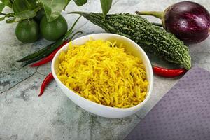 Indien cuisine - citron riz avec épices photo