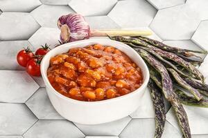 blanc des haricots dans tomate sauce photo