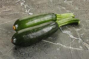 tranché brut Jeune vert Zucchini photo